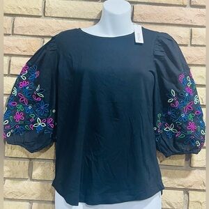 🩵🩷Chicos 00 (xs ) Black  Floral Embroidered Sleeve Knit Top Shirt